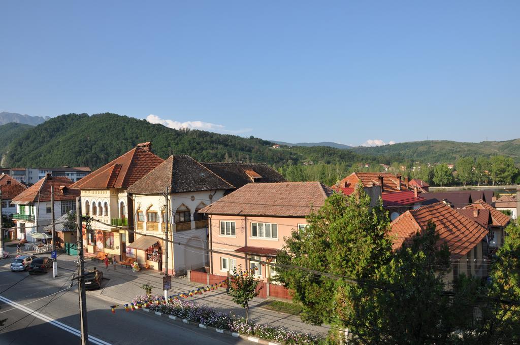 Yes Home Călimăneşti Екстериор снимка