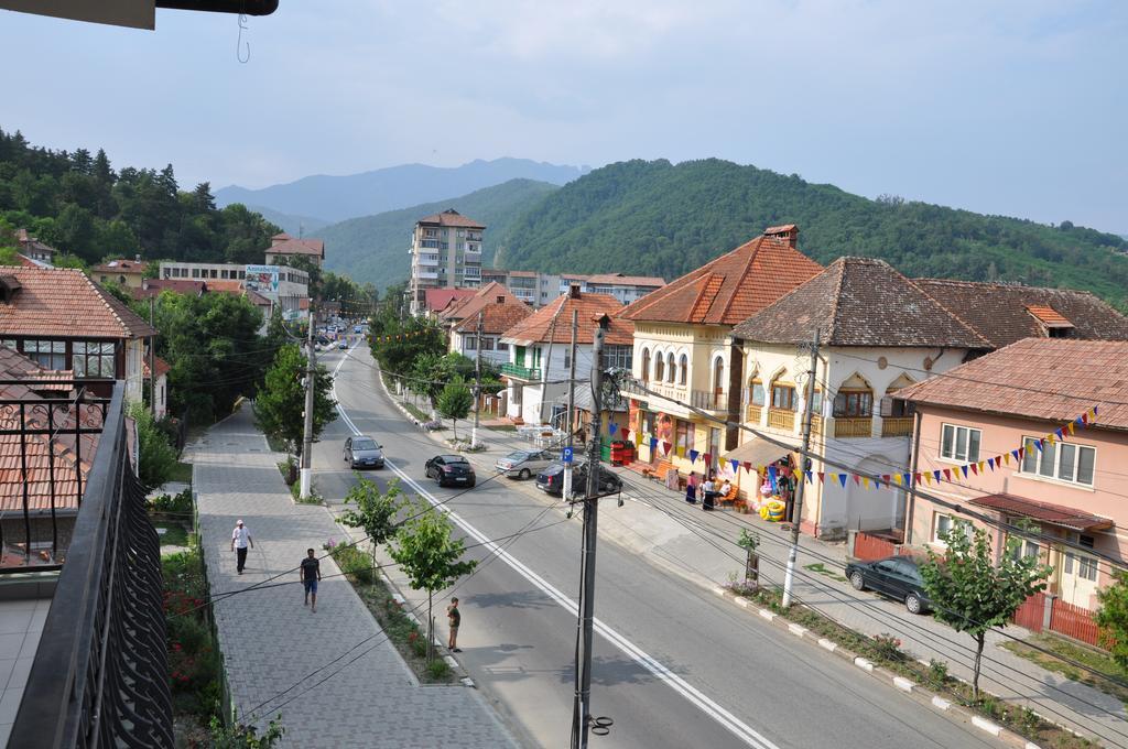 Yes Home Călimăneşti Екстериор снимка